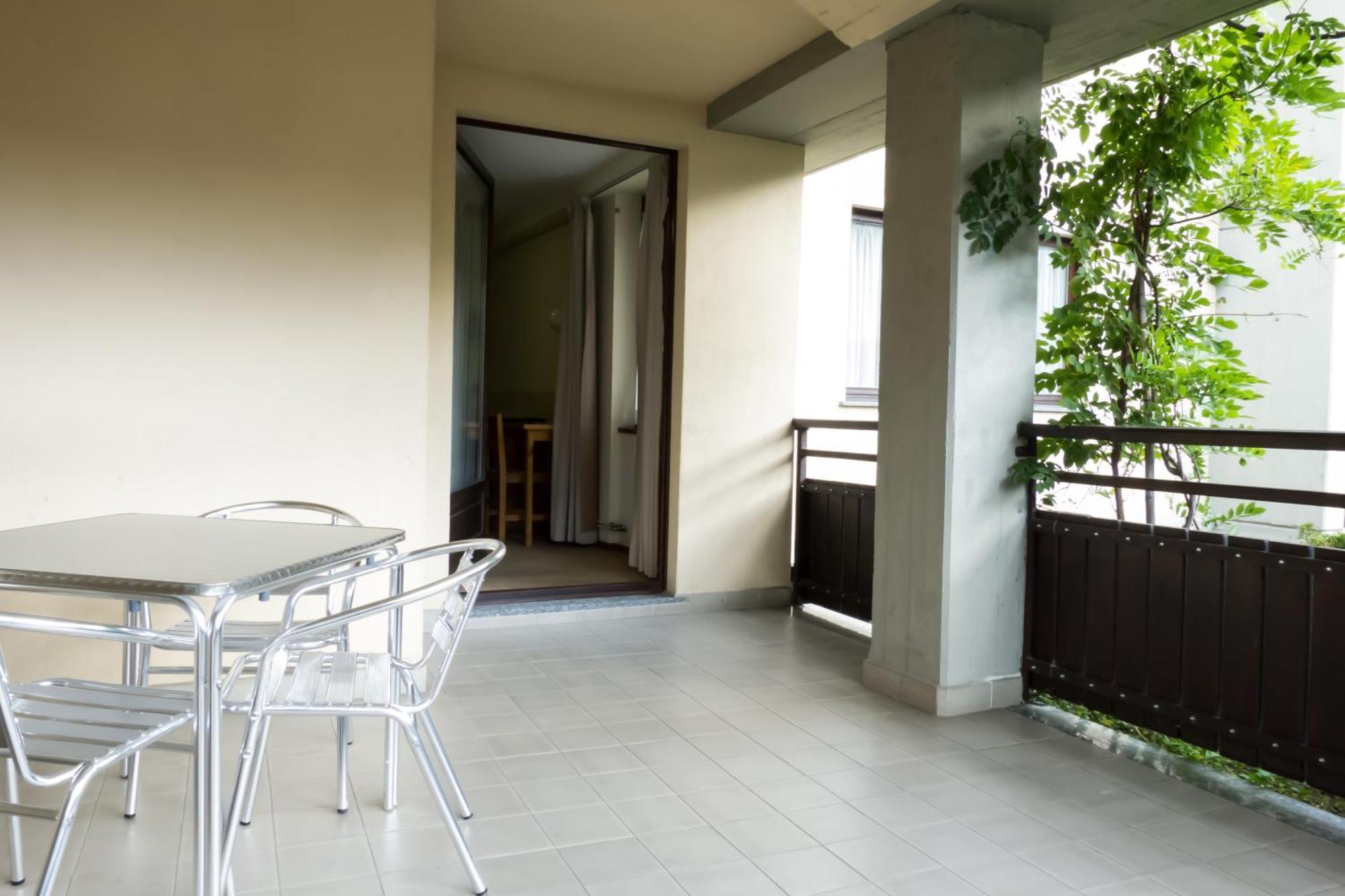 Hotel Valdotain Villeneuve Luaran gambar