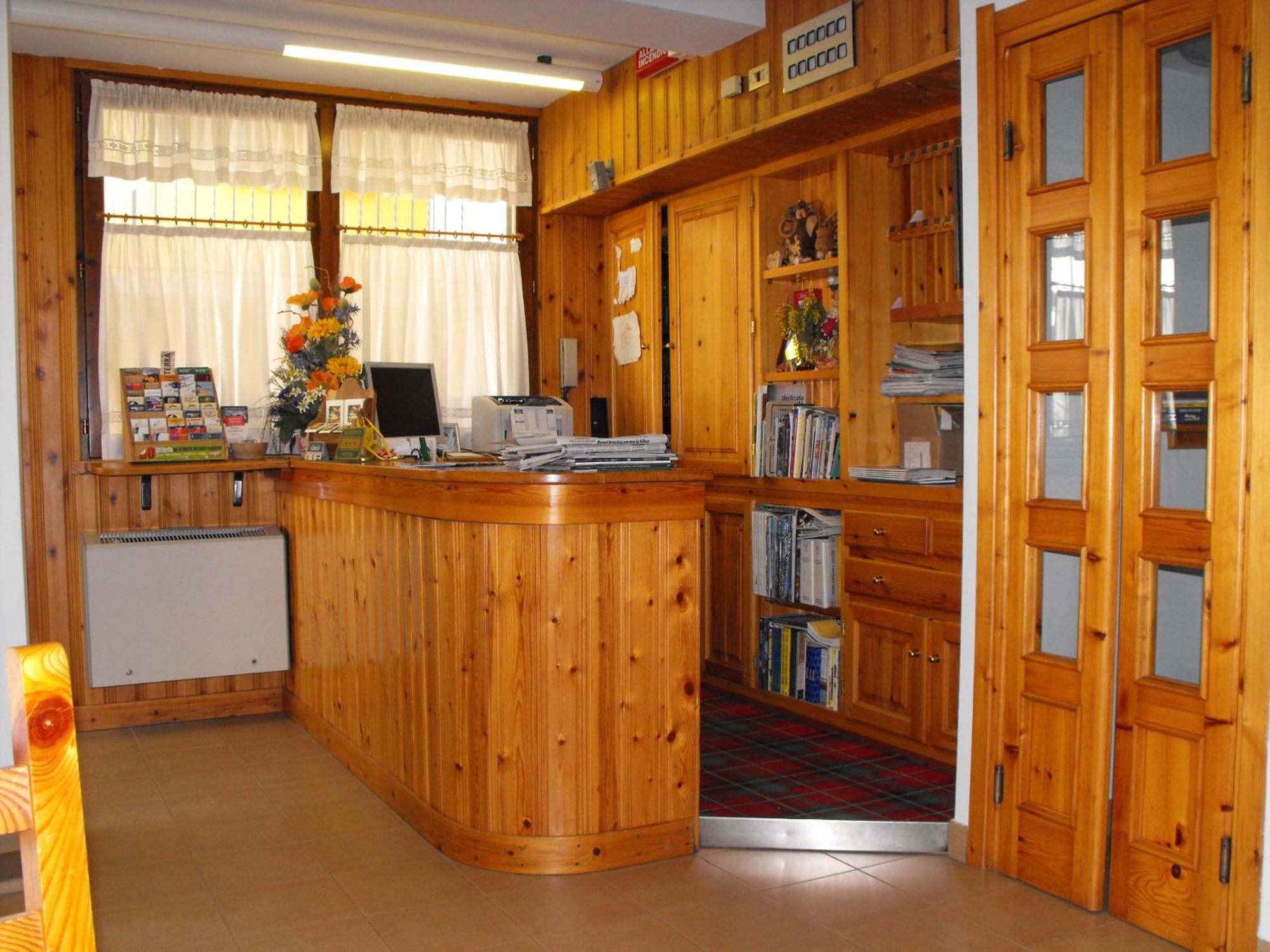Hotel Valdotain Villeneuve Luaran gambar