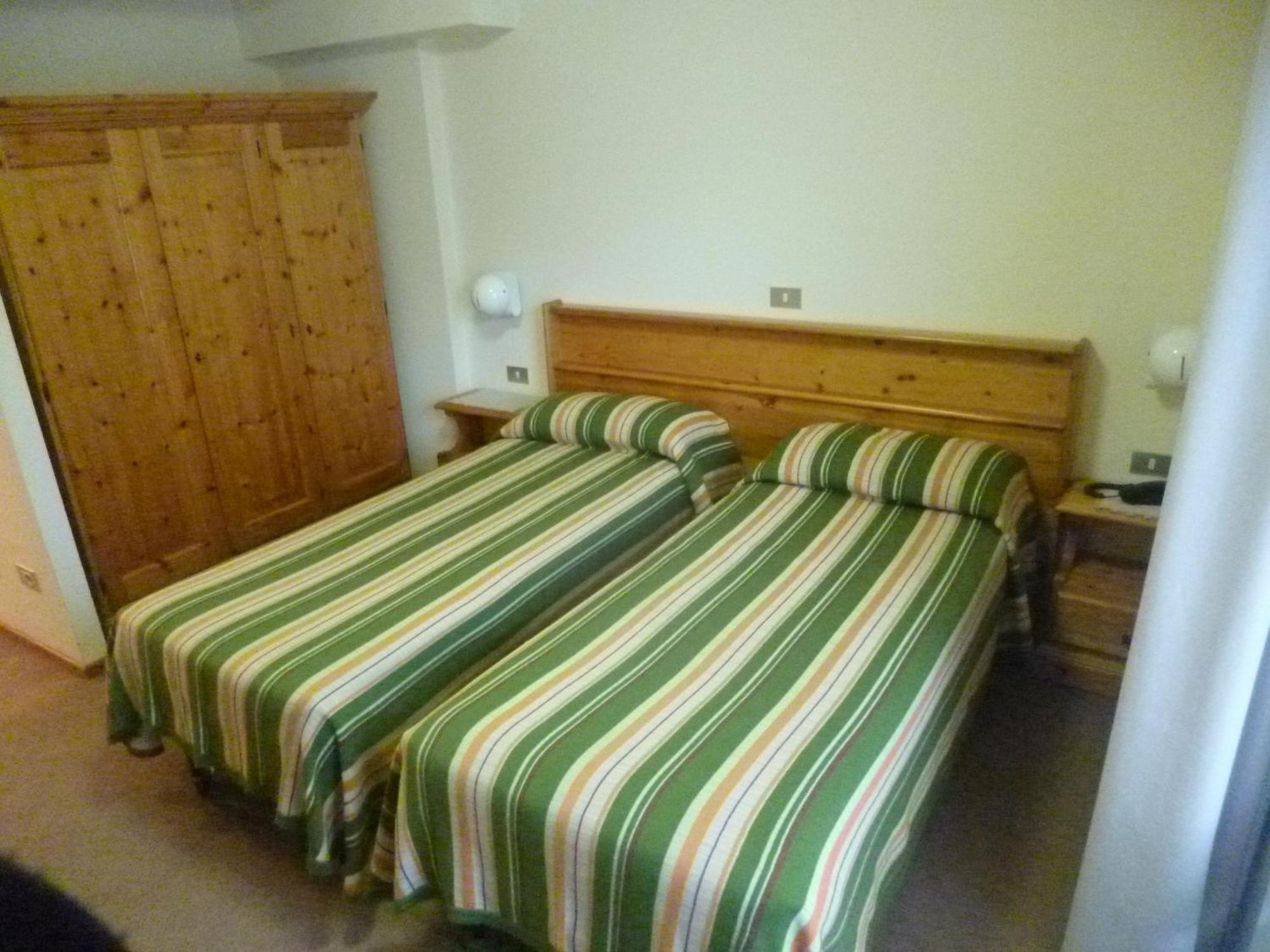 Hotel Valdotain Villeneuve Bilik gambar