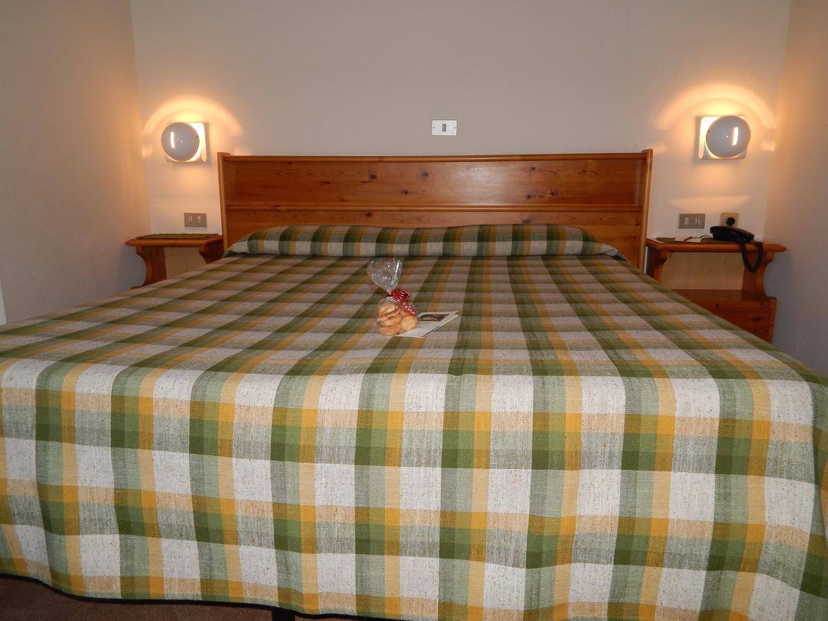 Hotel Valdotain Villeneuve Luaran gambar