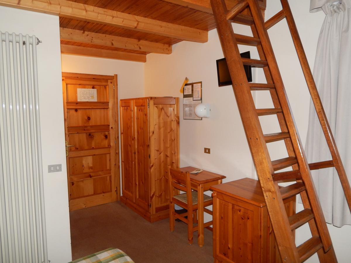 Hotel Valdotain Villeneuve Luaran gambar