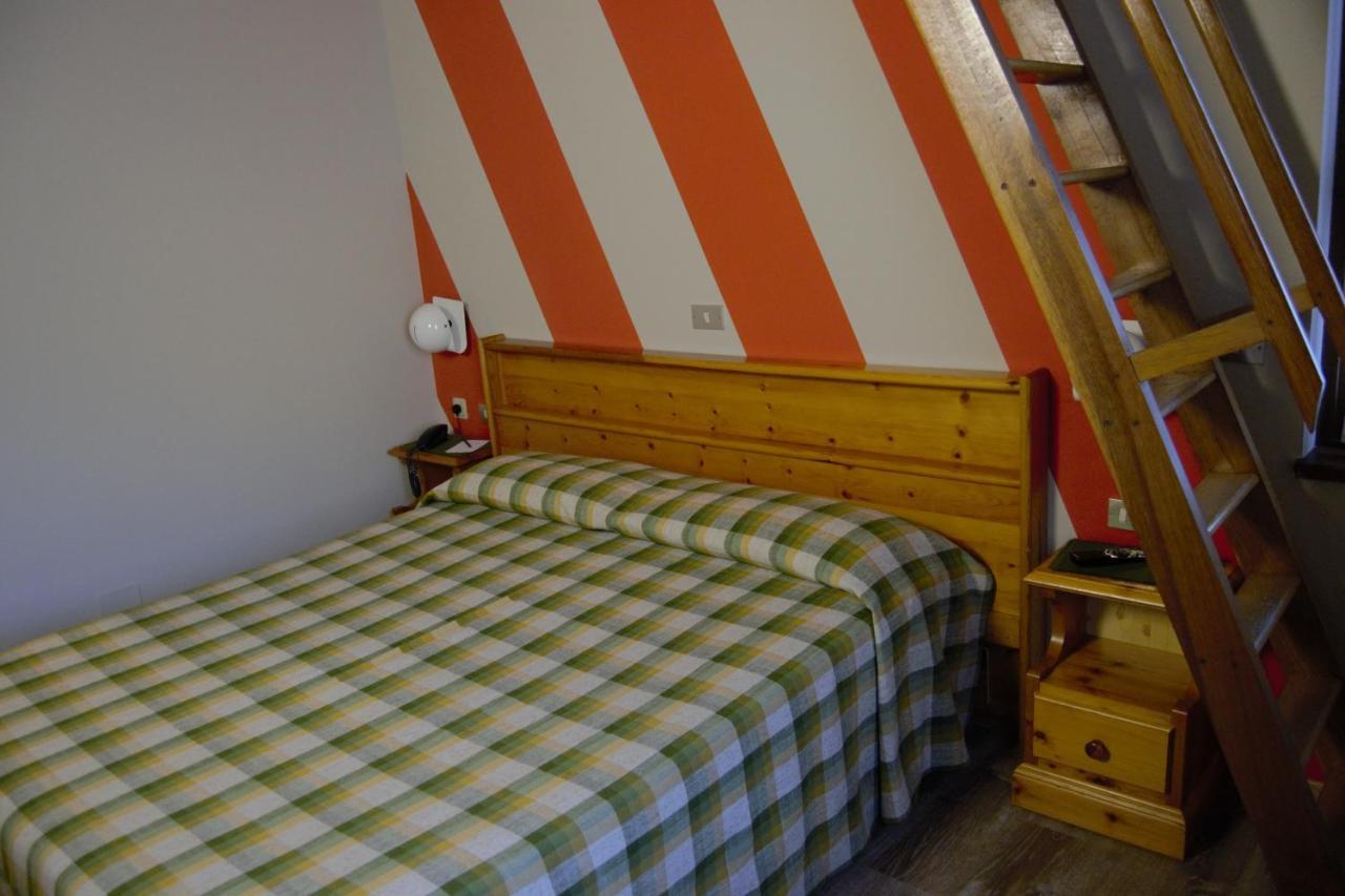 Hotel Valdotain Villeneuve Luaran gambar